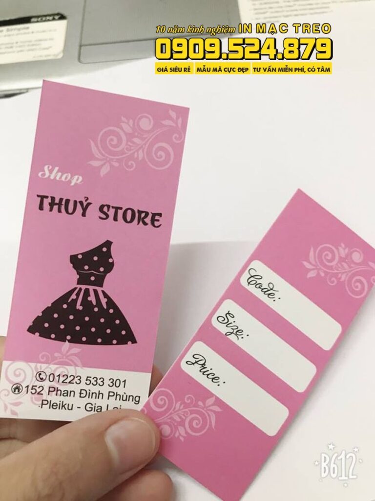 Mẫu Mác Treo Quần Áo shop thời trang Thủy Store Pleiku Gia Lai hình chữ nhật màu hồng