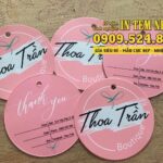 Mẫu Mác Treo Quần Áo shop thời trang hình tròn màu hồng Thoa Trần