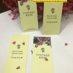 Mẫu Tag Treo Quần Áo shop thời trang Vintage Rose hình chữ nhật màu vàng